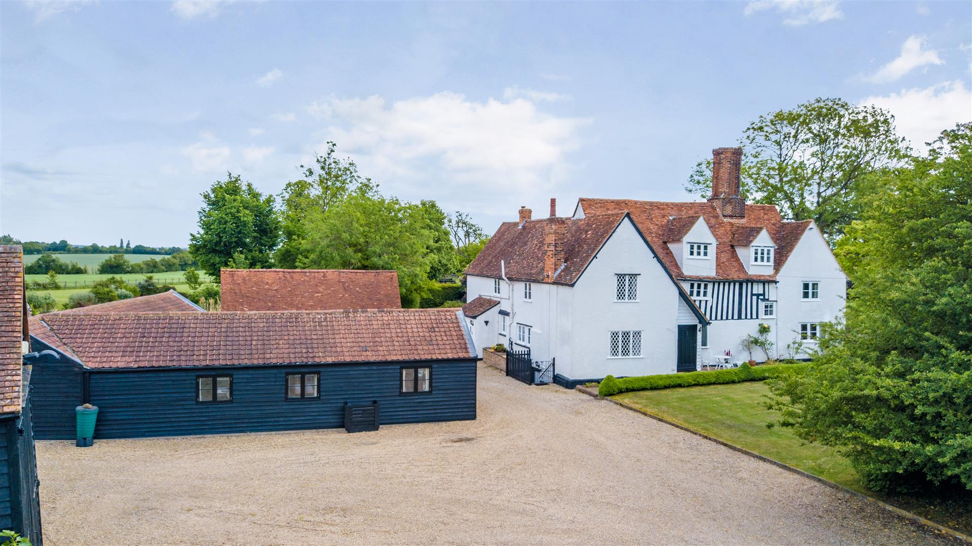 Pledgdon Green, Stortford Prestige & Village